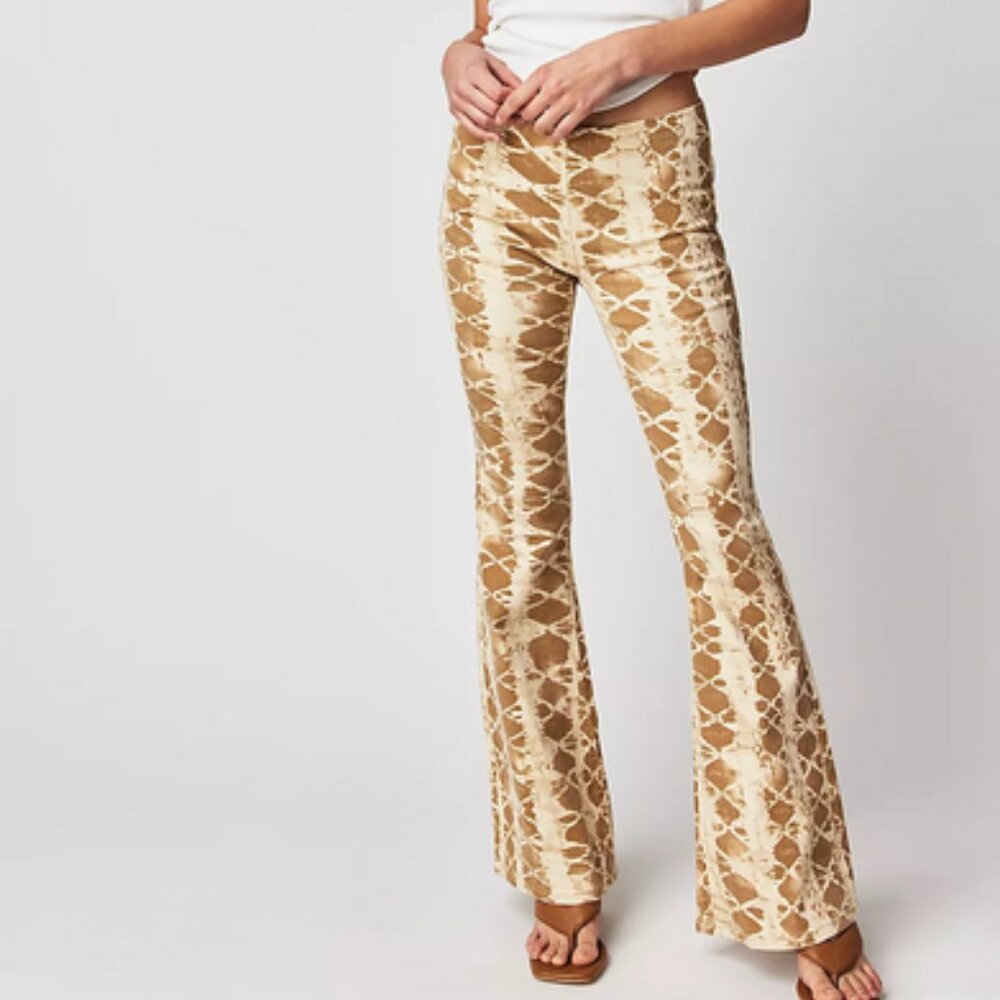FREE PEOPLE We The Free Penny Pull-On Printed Flare Jeans Size 27